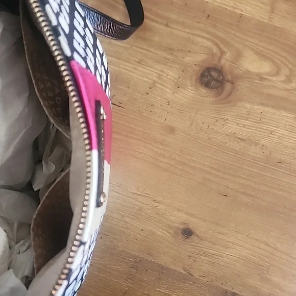 Kate Spade Crossbody Bag - Picture 5 of 9